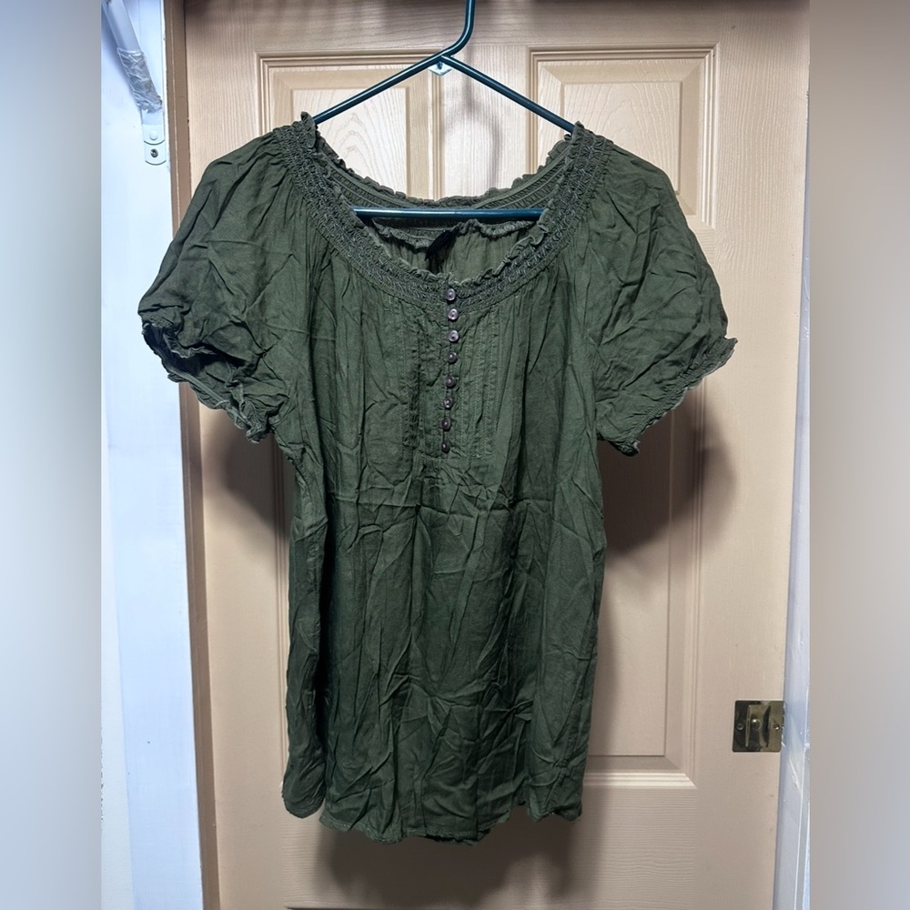 #1030 Faded Glory Green Buttoned Short Sleeve Blouse